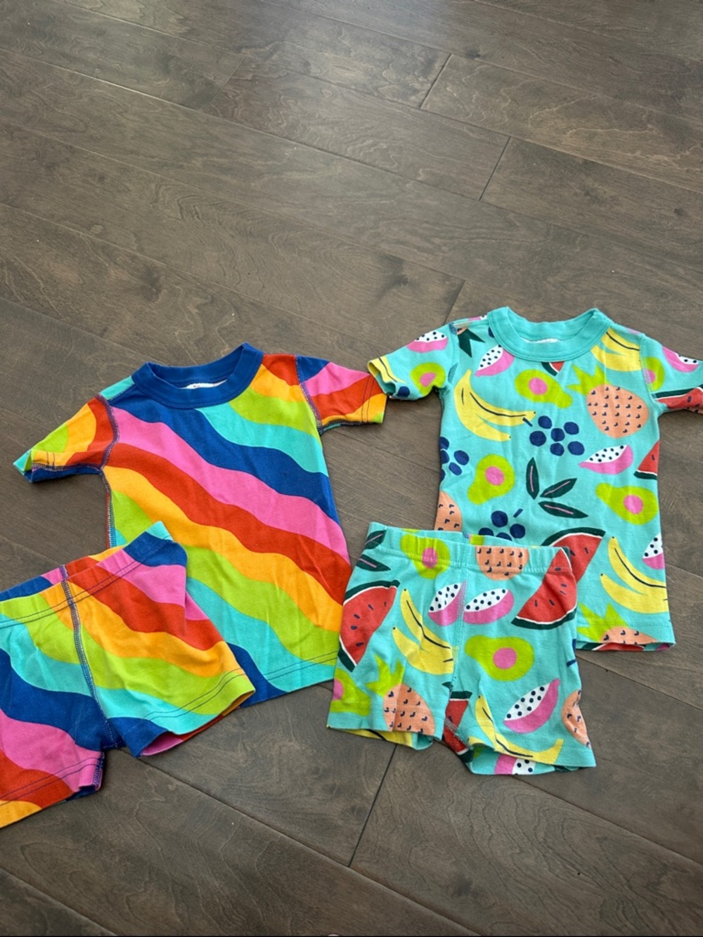 Hanna Andersson Colorful Kids Pajama Sets - Rainbow Waves & Fruit Print